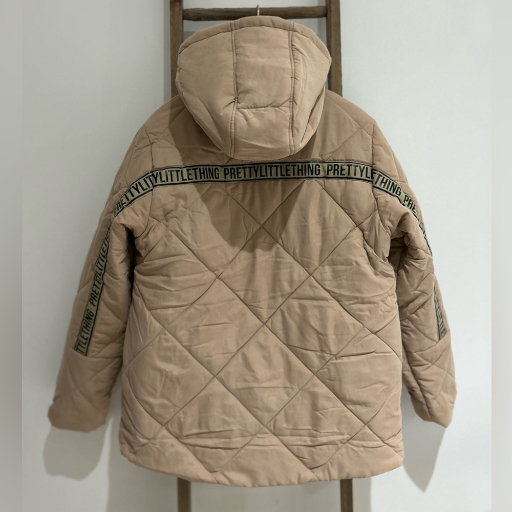 PrettyLittleThing Stone Peach Skin Diamond Quilted Oversized Jacket Size 8 - Picture 2 of 6